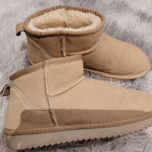 Sheepskin minis size 42